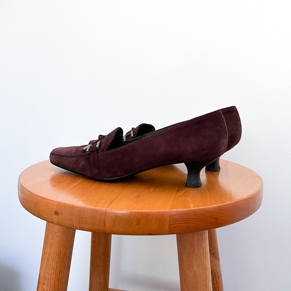 Vintage Stuart Weitzman Kitten Heel - Picture 3 of 5